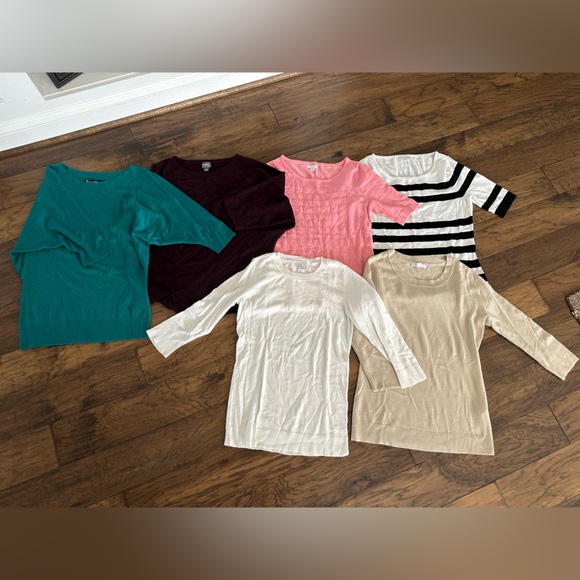 26 piece New York and Co bundle. Size SMALL - Picture 2 of 6